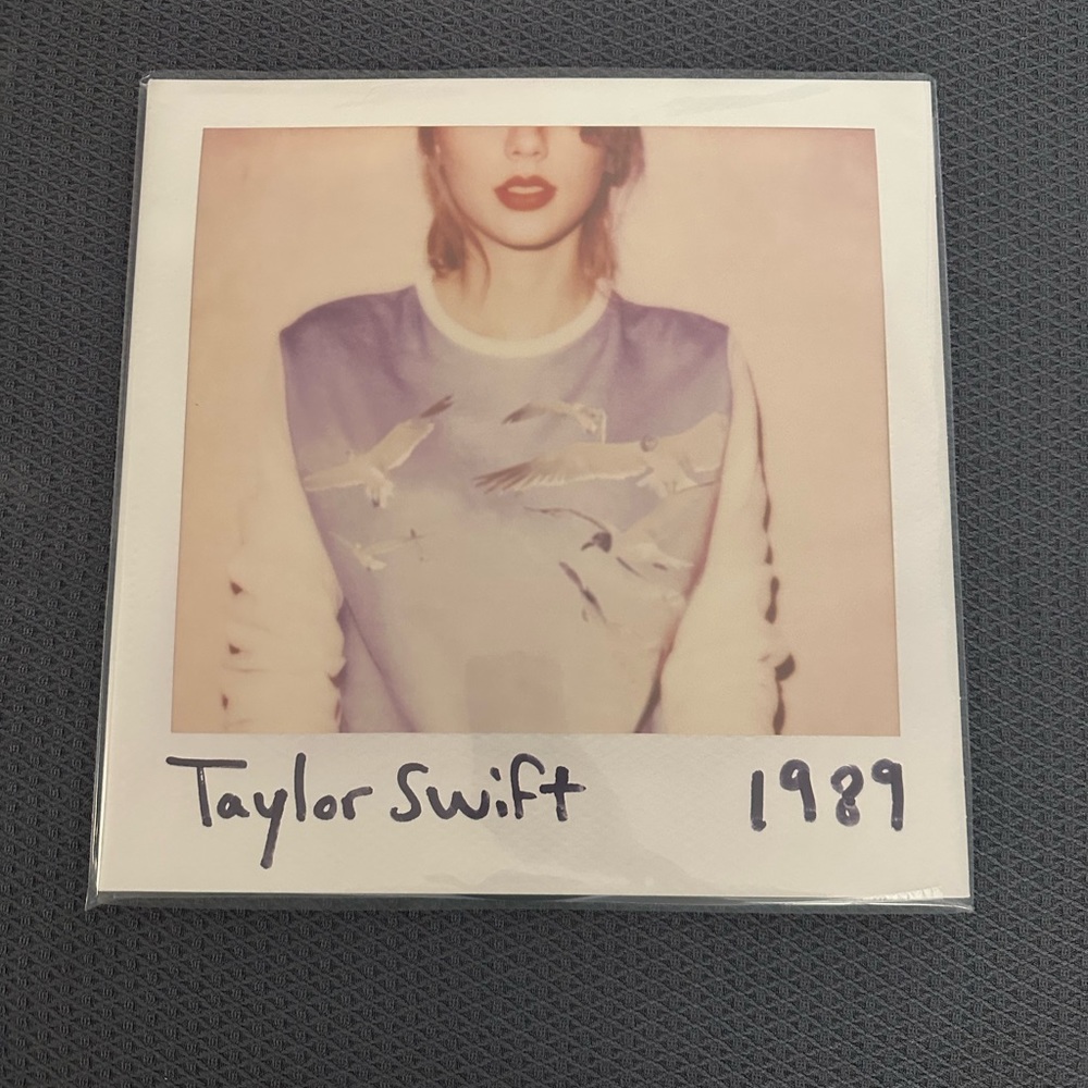 COPY - Brand new Taylor swift 1989 vinyl record.